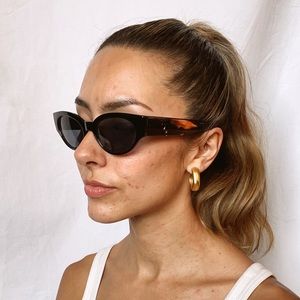 Classic black cat eye sunglasses